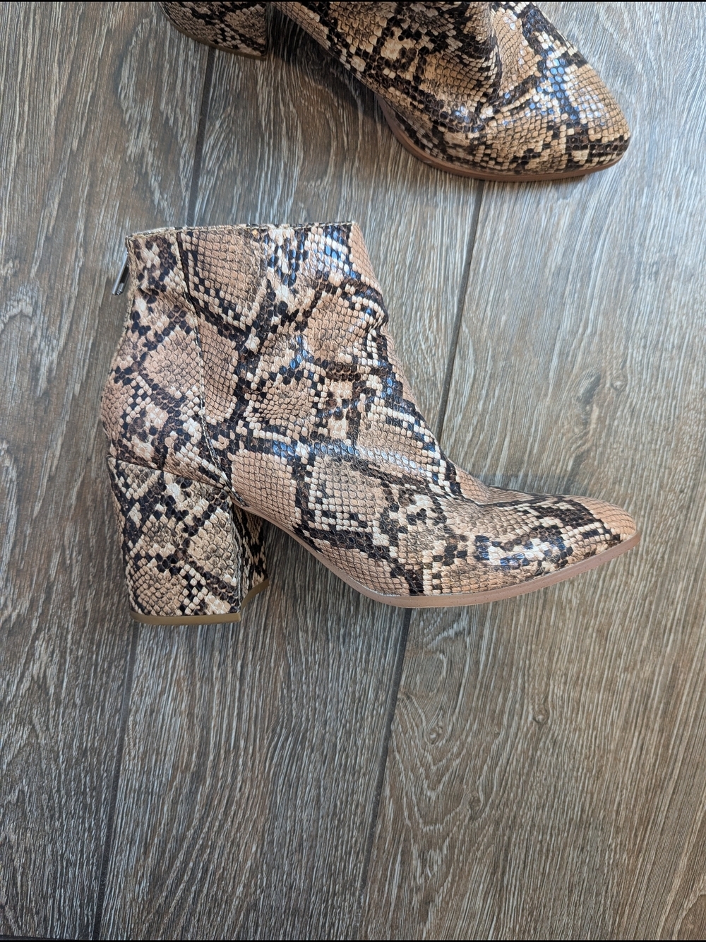 Steve Madden Snake-Print Ankle Boots Heeled Julianne Size 9 Pointed Toe - Picture 2 of 7